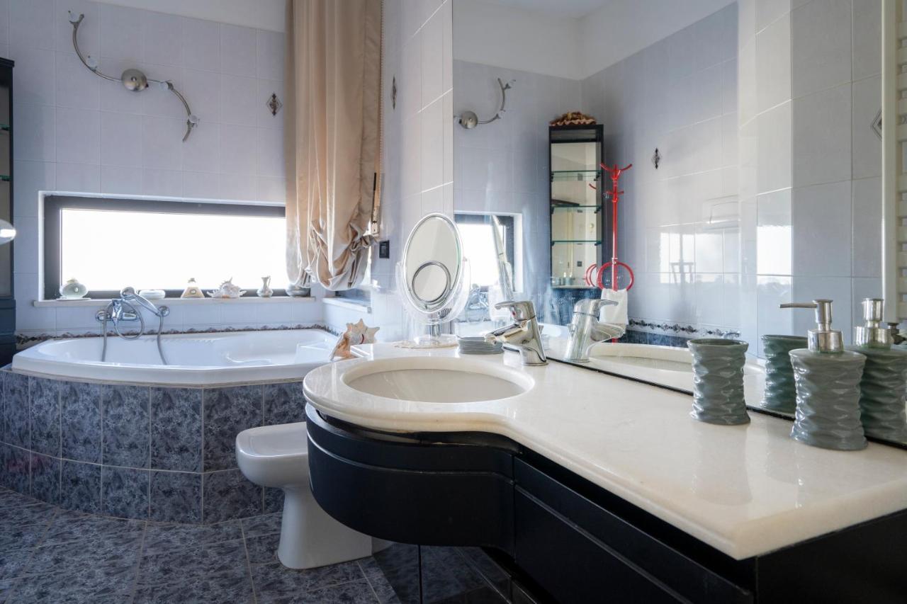Grazia Attic Apartment With Terrace Trani Kültér fotó