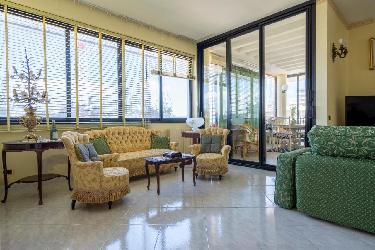 Grazia Attic Apartment With Terrace Trani Kültér fotó