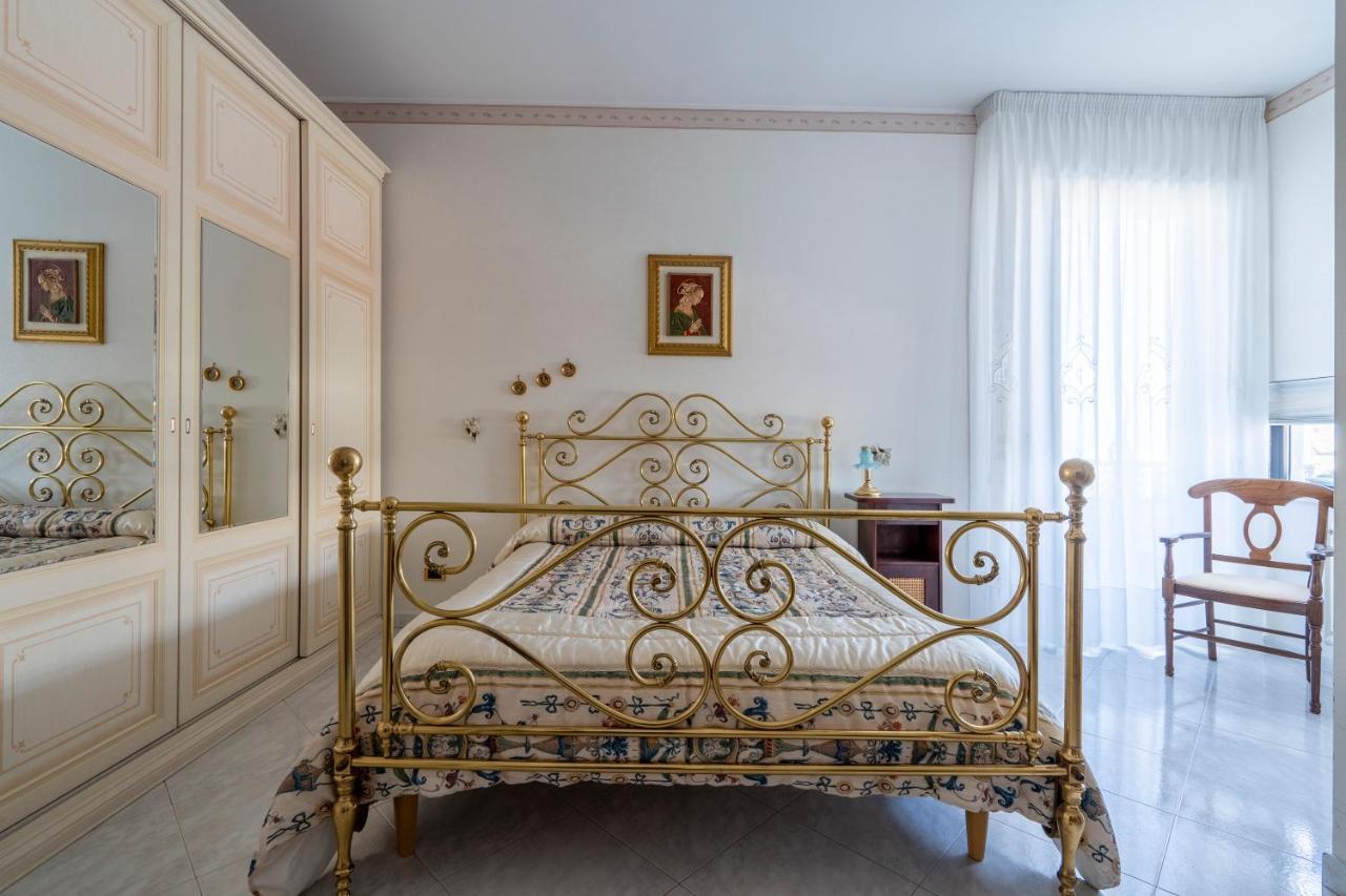 Grazia Attic Apartment With Terrace Trani Kültér fotó