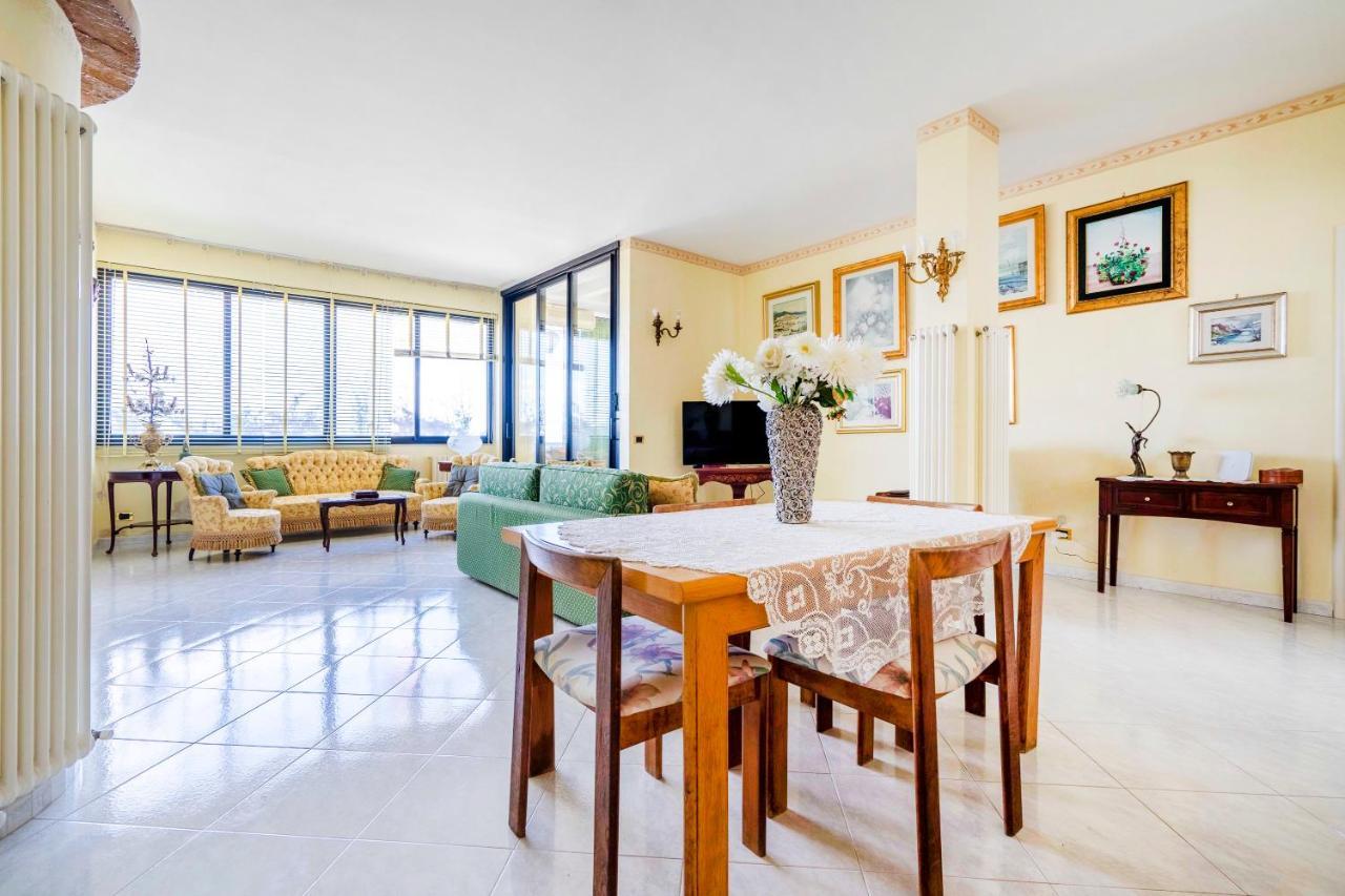 Grazia Attic Apartment With Terrace Trani Kültér fotó