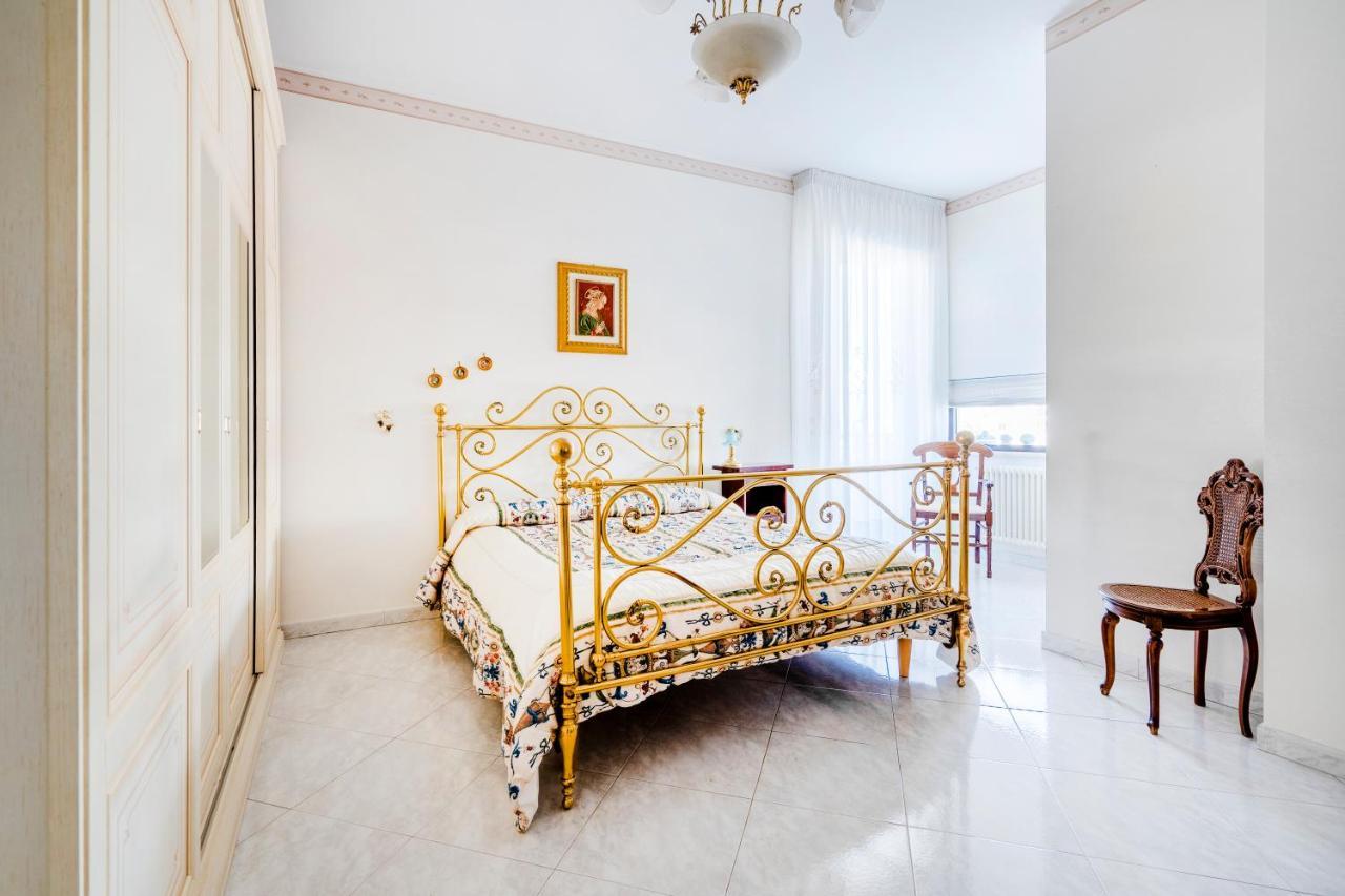 Grazia Attic Apartment With Terrace Trani Kültér fotó